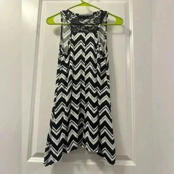 CATO GIRLS | Black & White Patterned Sleeveless Top | XL (16) - Picture 7 of 9